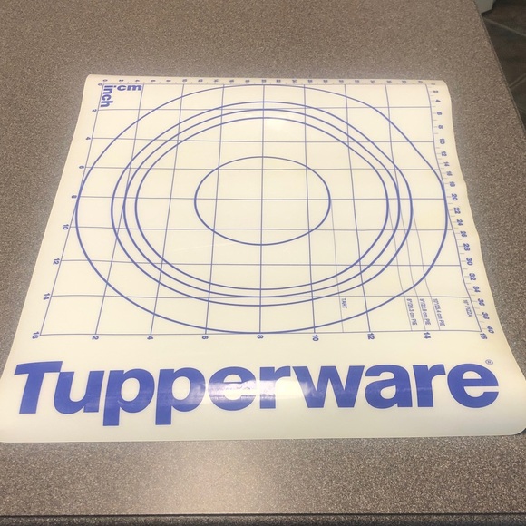 Vintage Tupperware pastry, dough, mat, blue, and white, Like new, only used once - Picture 1 of 3